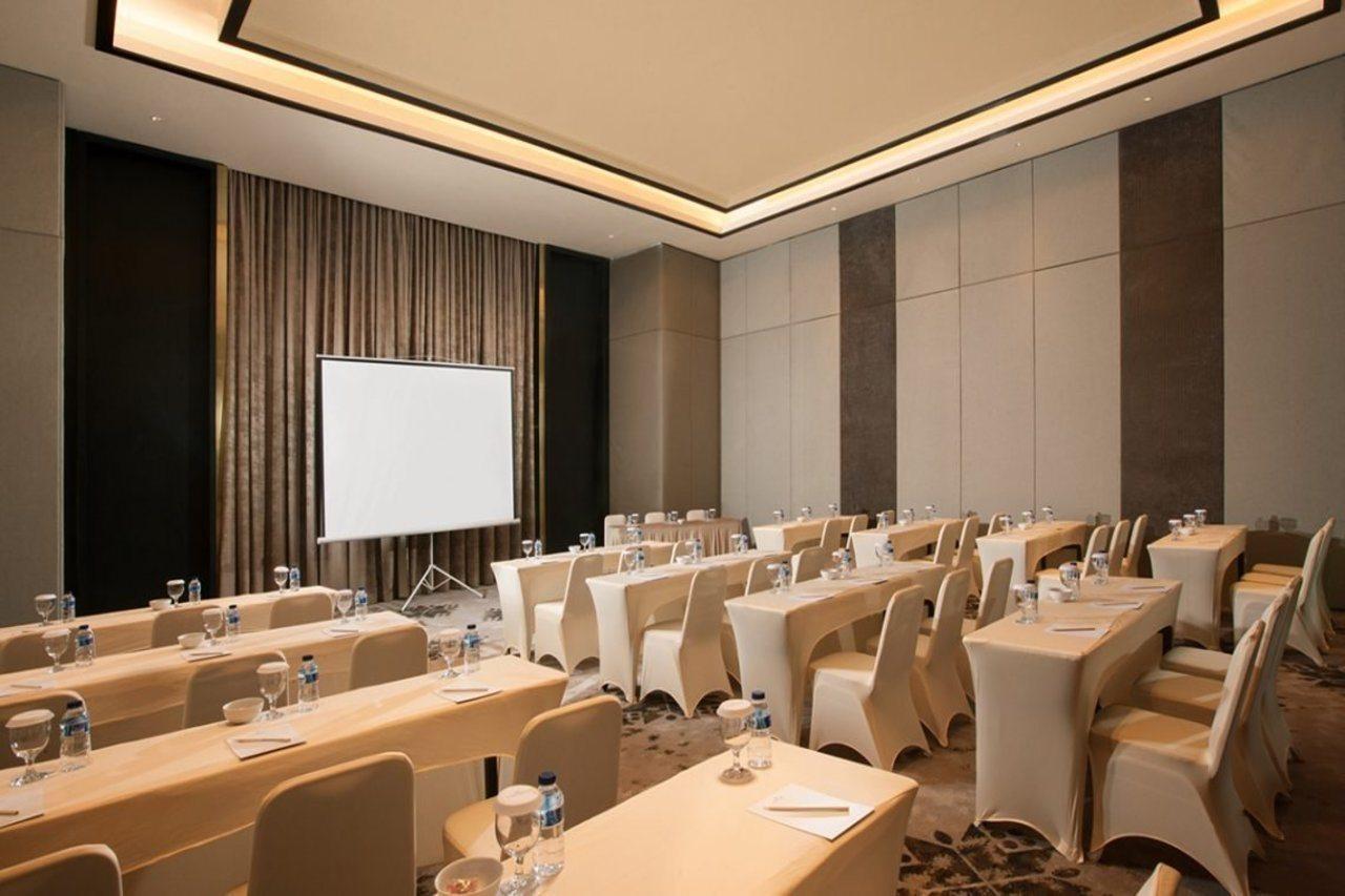 Hotel Santika Premiere Bandara פאלמבאנג מראה חיצוני תמונה