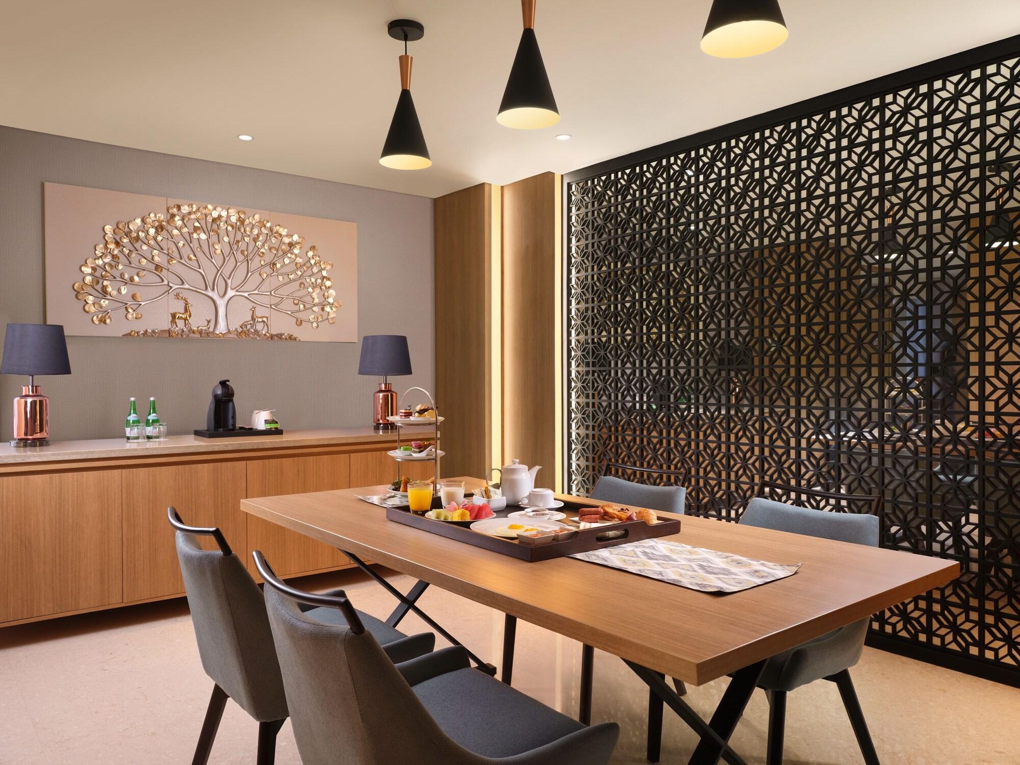 Hotel Santika Premiere Bandara פאלמבאנג מראה חיצוני תמונה
