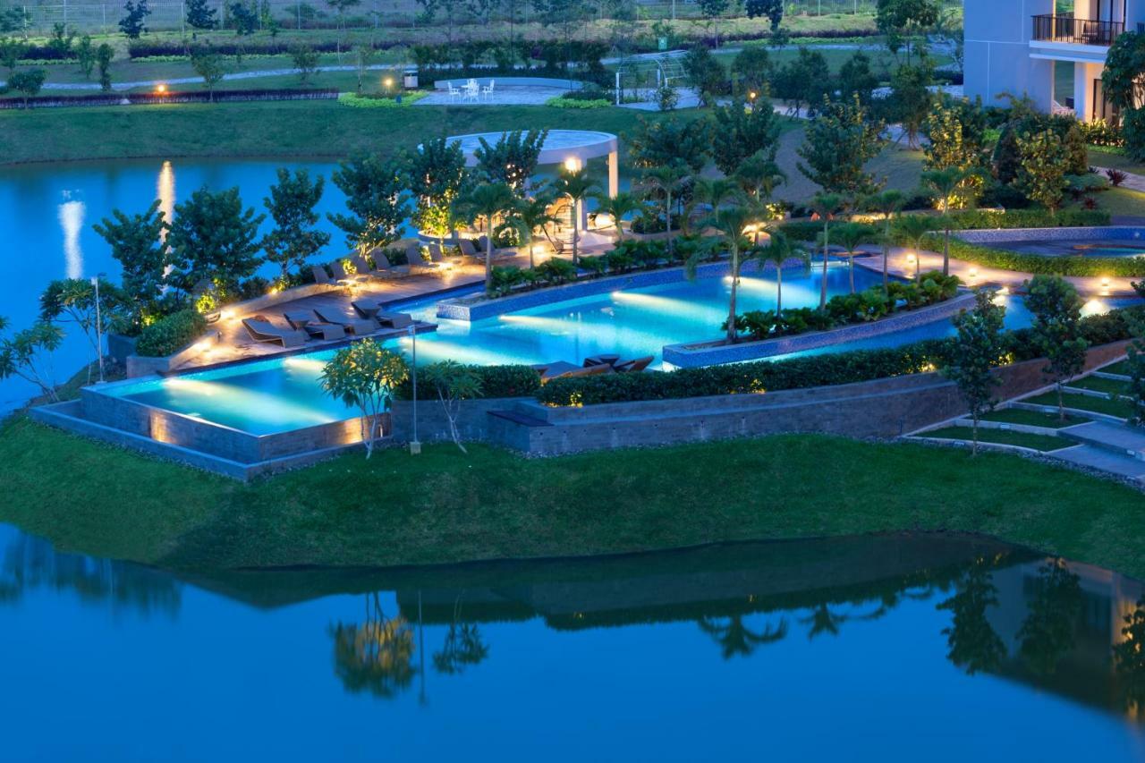 Hotel Santika Premiere Bandara פאלמבאנג מראה חיצוני תמונה